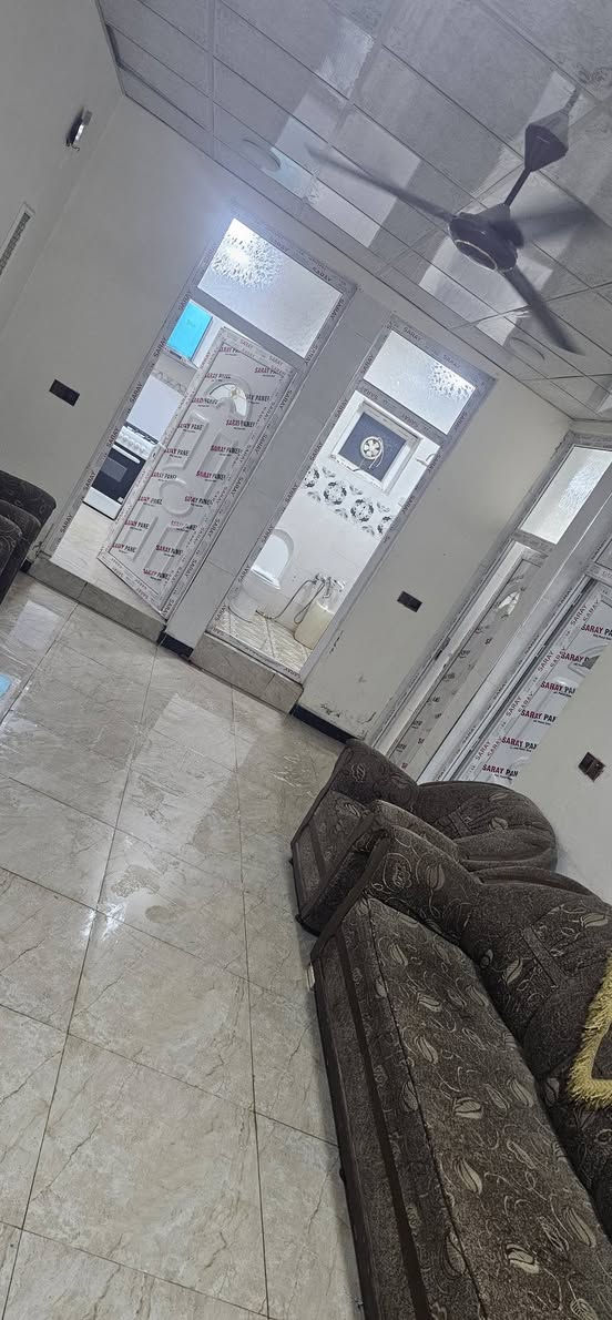 شقه مؤثثه للايجار موقعه بعقوبه التحرير الحولي مقابيل دائره الكهرباء  
للاستفسار الاتصال  ***********
