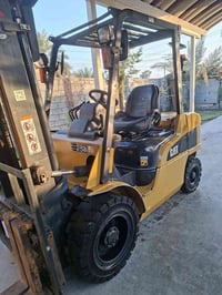 رافعه شوكيه ٣ طن للبيع ٣حركات موديل ٢٠١١ رقم الهاتف ٠٧٧١٩٣٩٠٥٠٧