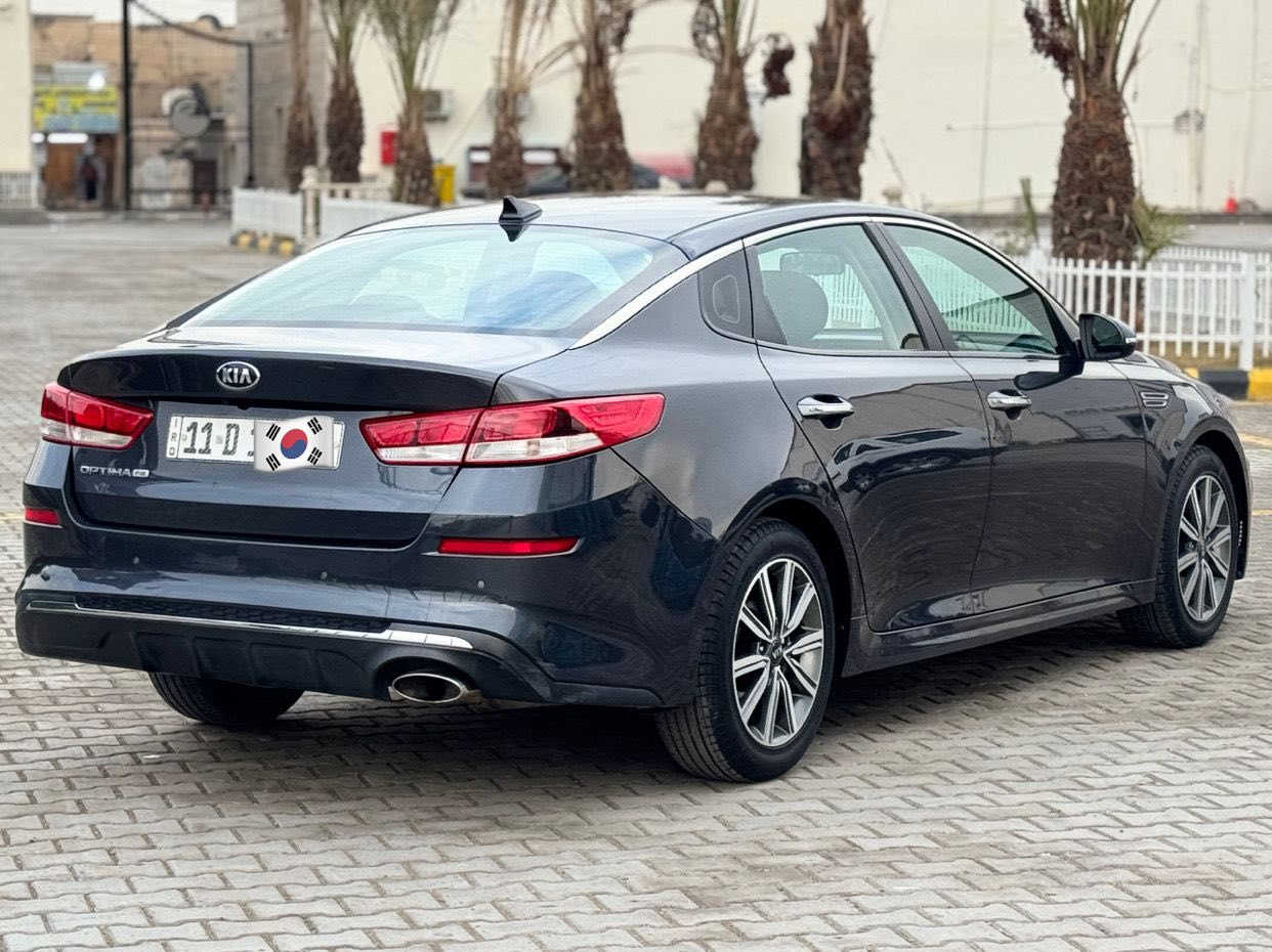 السلام عليكم ورحمة الله وبركاته
كيا اوبتما موديل 2019 وارد امريكي رقمها بغداد الرقم الدولي الجديد 
مواصفاتها FE تحكمات ستيرن كروز سرعه شاشه جبيره اصليه كاميرا خلفيه رادار امامي رادار جانبي تحديد مسار امامي قياده اليه 
ومواصفات الاوبتما المعروفه
ماشيه 100 الف
مكينه 2400 شرط مامفتوحه لا هيه ولا الكير فقط مبدل واشر مال قبق واشر مال كيس 
وشرط الفحص
حادث السياره شخط بهلال الجاملغ الخلفي والباب ومصبوغات
حتى الدعاميه الاماميه والخلفيه بدون صبغ
بيها طعجه مال تحميل بكصه القماره ومعدله + اثار حالوب جدا بسيطه مال بغداد 
السياره غير هذا مكفوله حتى من البارد ومن الفتح 
تبريد شغال تدفئه شغاله صدر امامي خلفي جديد 
ماناقصها اي شي وتجي وتفحص ان شاء الله صارلها عدنه خمس سنوات
عنوان السياره بغداد العامريه 
سعر السياره 142 
***********
