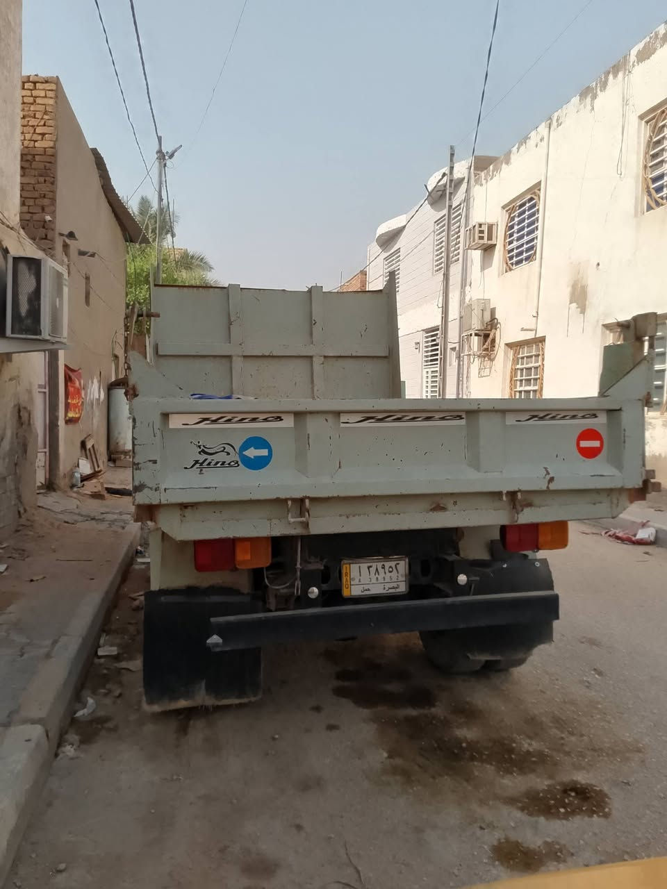 سيارة للبيع خيط بخار گير واكسن ومحرك وشاصي وتخم تاير نظيفات وبدي نظيف مراوس عادي رقم  بصره رقم التصال ***********
