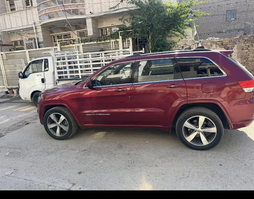 السلام عليكم اخوان
جيب كراند شيروكي للبيع مديل 2014 المكينه المرغوبه
موصفات فول
1-فتحه سقف

2-صندوك كهرباء 

3-بصمه وتشغيل عن بعد

4-الداخل جلد اسود

5-كشنات كهرباء 

6-تتفئه  كشنات وتبريد  

7-شفتات ستيرن وتحكمات ستيرن كامله

8-ستيرن بي تتفئه

9-كير طياره

10-مانع انزلاق 

السياره بعد بيها هواي مواصفات  خير من الله والسياره نصبتها تخبل احله من الصور واي نقص مابيها كلش مال جناي معمرها عل ايدنه تخم تايرات جديدات و صدر امامي والخلفي جديد  شديتهم ومكينتها شادها جديده وكير خير من الله مكفولات السياره بيها 4 قطع قطعتين بمريكا وقطعتين بل عراق  فقط السعر 177 وبيها مجال للشراي   مكاني بغداد الشعب وهاذا الرقم الاستفسار اكثر 
***********
***********
