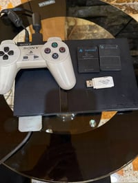 للبيع جهاز PS2 fat مع كامل ملحقات و كارد ميموري و فلاش العاب 16 جيجا ب...