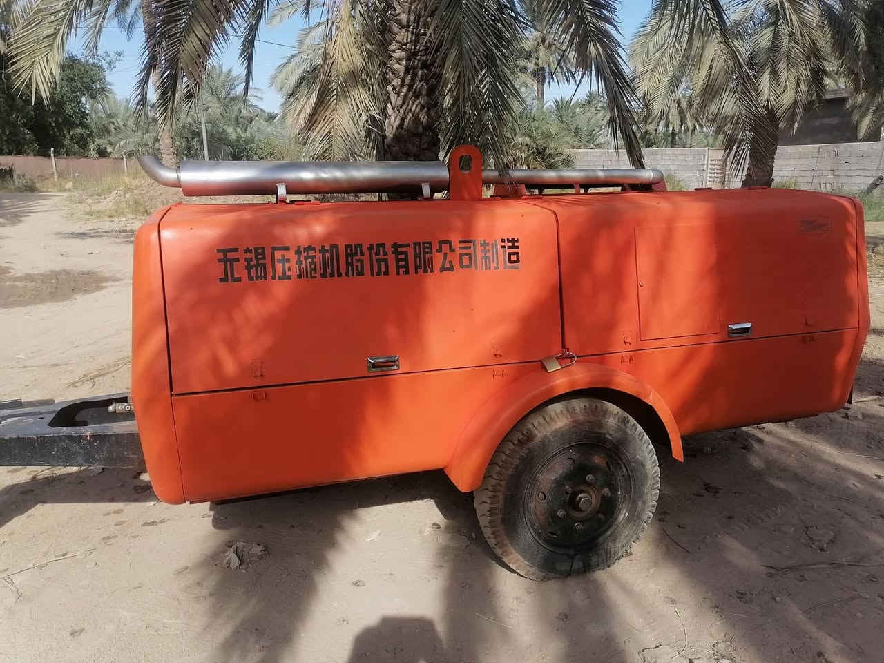 كمبريسر للبيع سلام عليكم كمبريسر للبيع جديده نضيفه جدا وكلها على البلاد محرك دويز 4سلندر توربو محرك تبريد هواء رقم التلفون *********** / ***********
