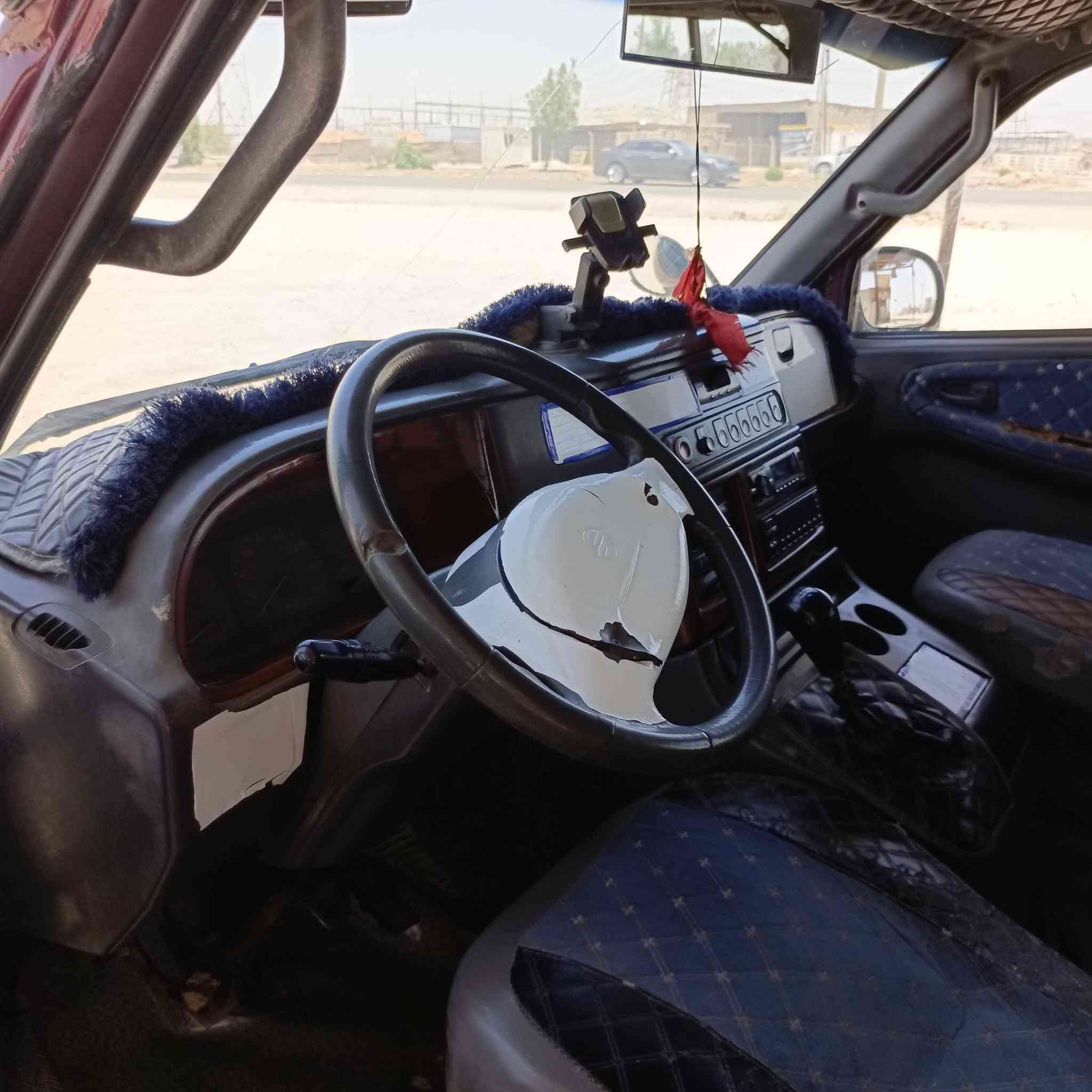 السلام عليكم ستانه مكينه وكير وحداديه وتخم تاير وحصيره جسور كله جديد مديل 97 
***********
سعر 50 وبيه مجال
