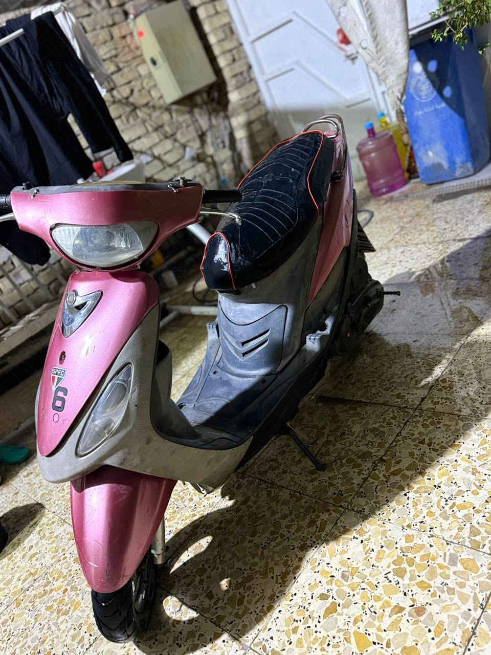 السلام عليكم شباب 

دراجه ماكس منغولي مكينه ممفتوحه مكينتهه مداريهه دهن كل سبوع مكفوله من كلشي أخو شادلهه كفر بلادي الوردي 
وكفرهه للبلادي رصاصي ختم واحد ويا المكينه 

يعني وياهه كفرات ثنين بلاديات 

كهربائيات شغاله كلهه 

قفل جنطه شغال 

قفل ستيرن شغال 
دراجه جديده بمعنى الكلمه 

تايرات جدد 

اخوان الدراجه ربع متذب عليهه 

بريكات ثنينهن شغالات 

نكره سلف هندر شغال 

كله مكفوله 

السعر 400 وبيه مجال قليل 

العنوان بغداد البياع سويب 

متواجد على النت 

رقم الواتس اب ***********فقط واتساب 

رقم الاتصال ***********فقط اتصال
