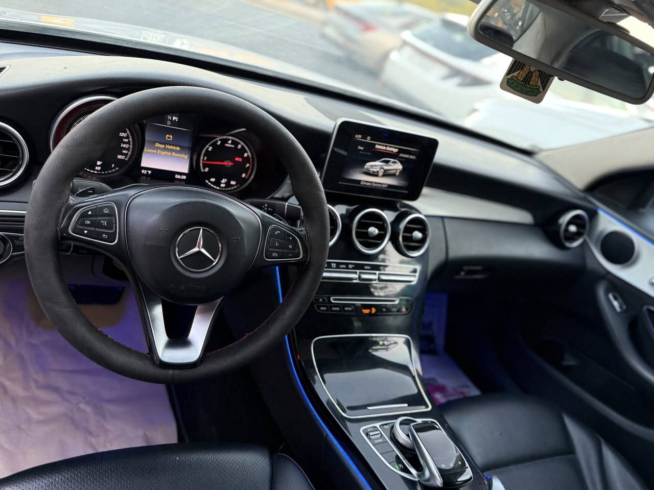 السلام عليكم C300 2016 للبيع
السياره فول مواصفات للاخير و كت كامل Amg 
ماشيه السياره نظيفه جدا حادثه دعامية امامية فقط وحادثه موجود بل الصور بيه صبغ دعاميات فقط وسونار موجود بل صور 
رقمه أربيل ب اسمي السنوية 
مكانه بغداد زيونة 

للأستفسار ***********

