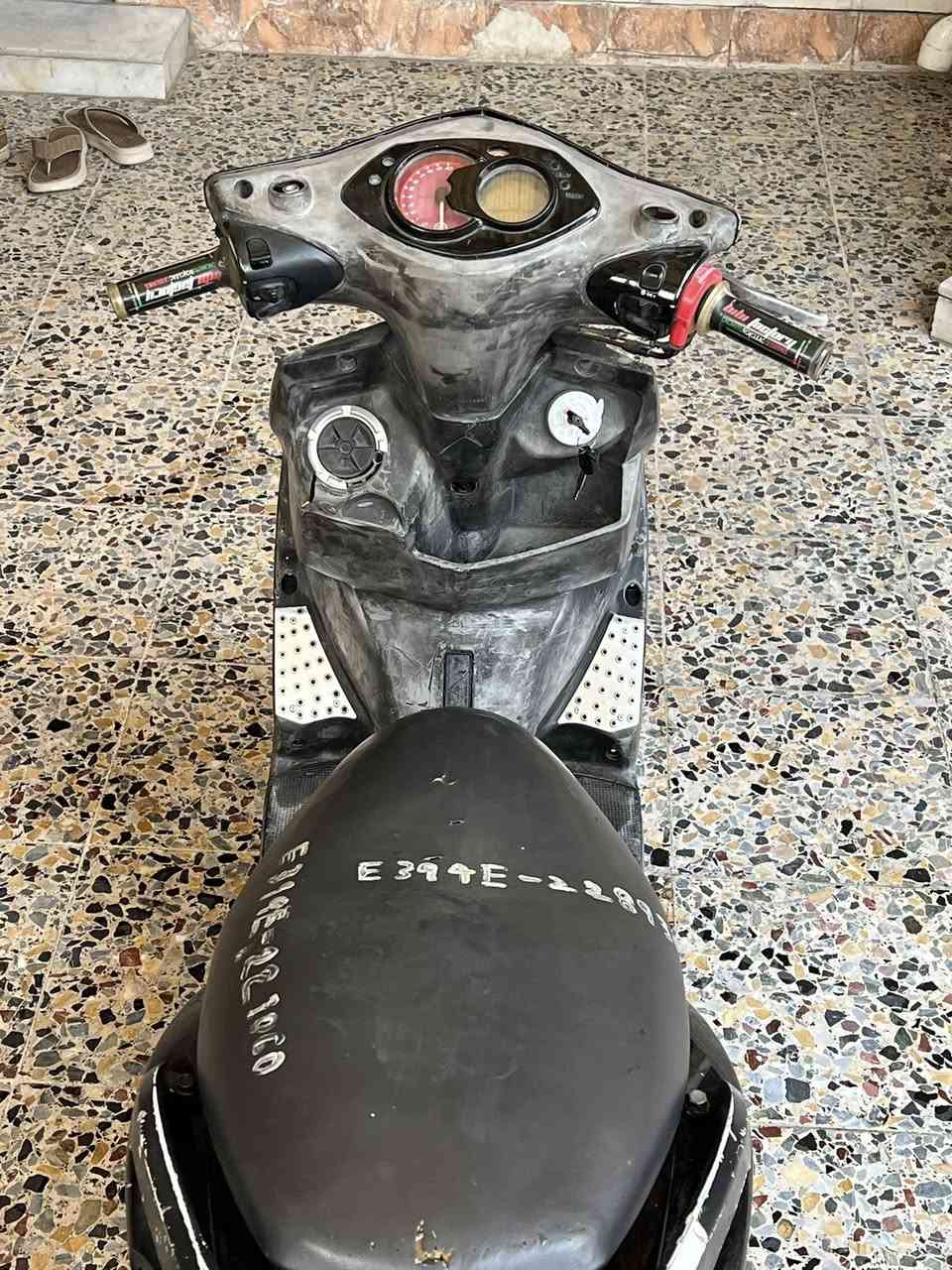 سلام عليكم دراجه سكنس فحل نوزل مكينه بلاديه نقص بس مازده وكفر امامي وترايش بيه فراك مال بريك اشاير حمر بك لايت برتقالي صالنصه مال طلاعات ام لحساس كهربيات كله شغاله لسعر 500وبيه مجال مكان بل شعب رقم ‭٠٧٧١ ٩٣٨ ٢٥١٧‬🙋‍♂️
