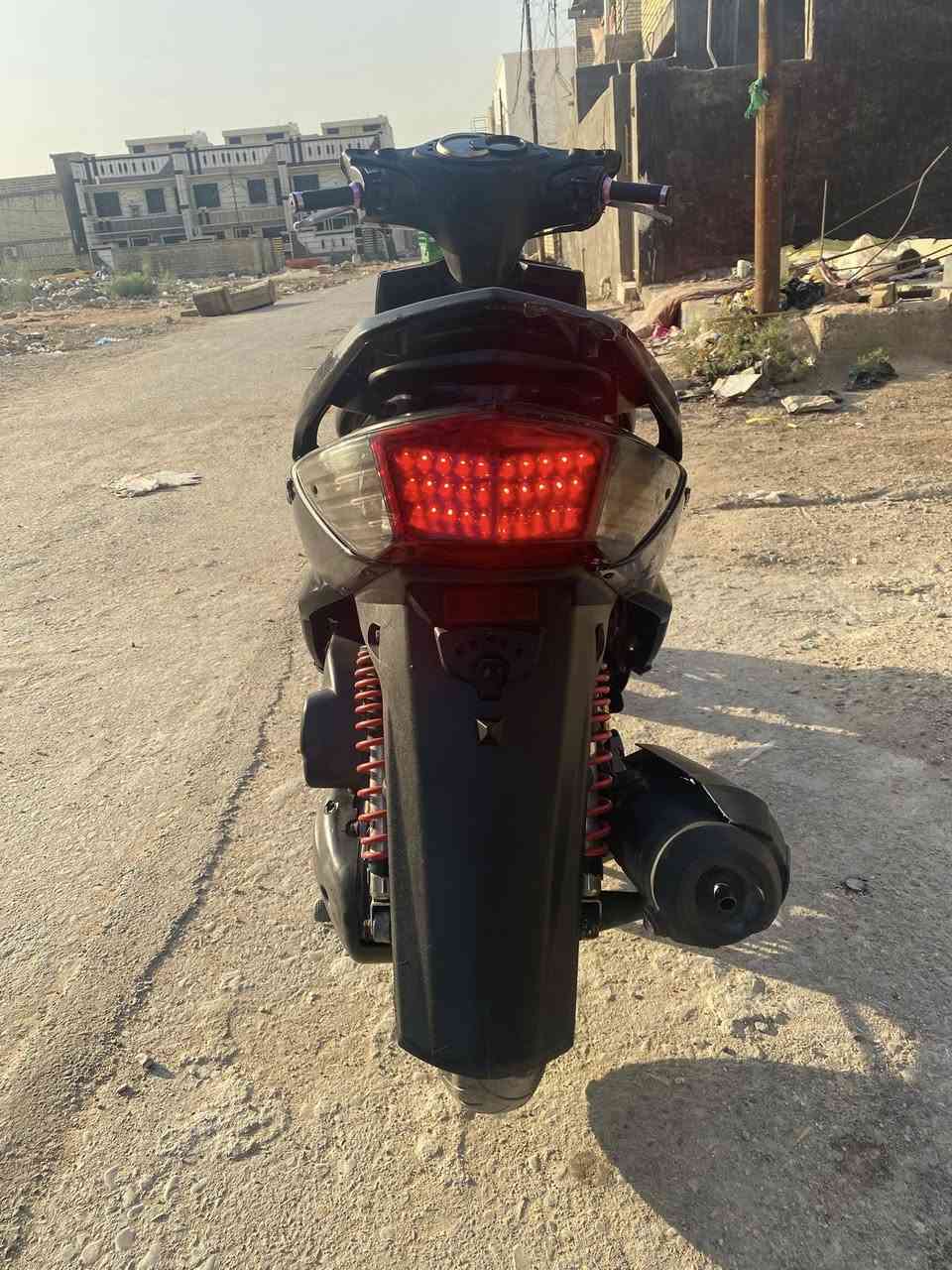 فحل نوزل خطين ام الطلاعات كهربائية شغاله كوري اورقها موجوده مكينه خرسه 
المكان بغداد الخطيب الزراعي 
***********
