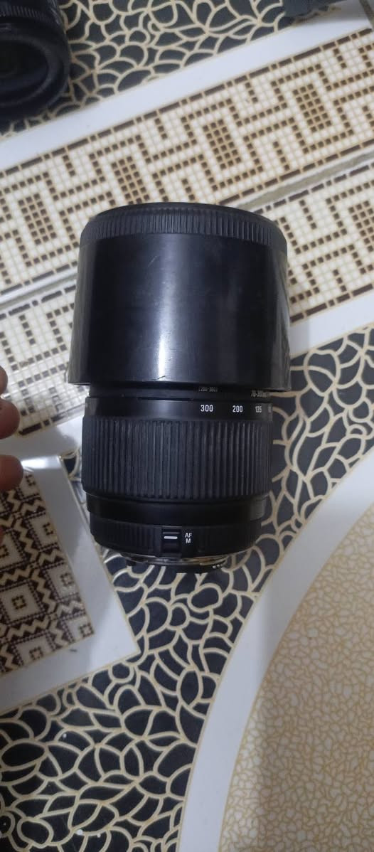 كامره 5300..
شاشه قلابه.. 
زوم 70-300..
عدسه 55..
كرب.. 
جلاتين…
شاحنه+ بطارتين… 
جنطه.. 
السعر خاص كامره نضيفه مابيها ايي نقص راح تعجبك بلتصوير والالوان فد شي..


**إذا كنت صاحب هذا الإعلان وتريد حذفه لأي سبب، رجاءا أرسل رسالة إلى الدعم الفني**