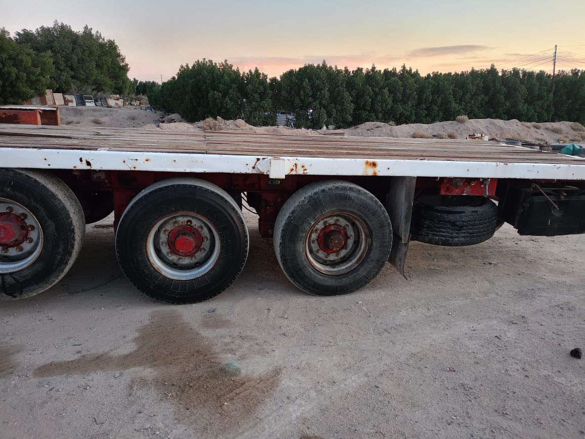 السلام عليكم عربانه للبيع اوربيه ٣دناكير تخم تاير دنكير علاك بريك كهربائيات كلها كامله شاصي مكفول مكانها البصرة الزبير سعرها٤٥وبيها مجال ‭٠٧٨٥ ٩١٣ ١٤٧٠‬
