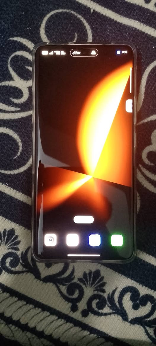 سلام وعليكم للبيع تليفون نوع ريلمي 15 برو 5G.
ذاكرة 512
معالج سناب دراكون Chipset 7 Gen 4
بطارية 7000 كلي امبير
الرام 12 
الكاميرات 
الكامره الأمامية 50MP
خلفية 50MP+50MP
حجم الشاشة 6.8 بوصة
•معالج قوي يدعم شبكات الجيل الخامس 5G
• شاشة كبيرة بالوان حيوية وتحديث سريع 
•بطارية تدوم طول اليوم +شحن فائق السرعة 
•ذاكرة وسعة تخزين مناسبة لكل احتياجاتك 
•جهاز مقاوم للماء والغبار بعيار ايبي 69
•جهاز مقاوم الخدوش والكسر
•يجي بشاحن 80W .

التليفون جديد صارلي 15 يوم من فتحته من الكارتونه غراضة موحودة 

السعر خاص 
رقم التليفون ***********
مكان بغداد
