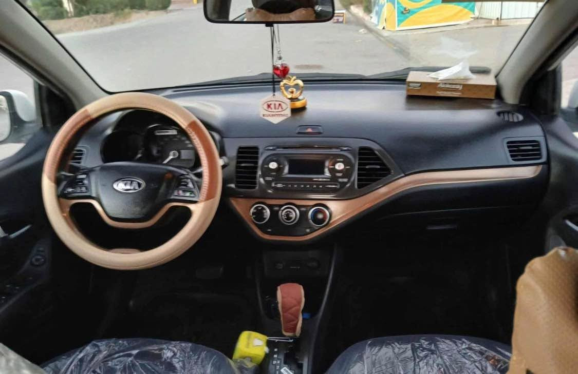 <<  كيابيكانتو >>    KIA شكل جديد نفخ 
ابودمار..موديل سيارة [[ ٢٠١٤ ]] والسيارة بدون صبغ شرط.
- أتصال علرقم// أسيا *********** واتساب***********
-مكان سيارة كركوك.
-سعر السيارة (( ٨٥ )) ورقة.مجال بسيط
- المنشأة السيارة صناعة كوري. 
 -رقم سليمانية دولي جديد وسنوية مجدد لسنة((٢٠٣٠)) وهزة وفحص مروري وبراد ورزنه  ومتانة كلها جديد وشرط بتحويل حتى السيارة متحتاجة...ودفتر بطاقة بنزين موجود بية.
-لون م((أبيض ثلجي)).
-مواصفات السيارة فول ماعدا بصمة وسلايد وأرد خليجي كير أوتوماتيك.. مكينة اربعة سلندر المرغوب مامفتوح علبلاد ...أي بي أيس...تبريدثلج..وتدفئة..سويج جداحة بلاد سنترلوك قفل مركزي عدد×٢...داخل سيارة مطعم أسود وبرونزي علمشمشي ورصاصي...مسجل دي في دي بلاد دشبول نفس كياريو...ويل كروم حجم اطارات١٤...مانع ضباب..جامات كهرباء..مرايات كهرباء..مرايات شفط..أشاير بالمري...تحكمات طرفين بلستيرن..بلوثوث..اواكس..بلاجكتور..ستوب لايت..يدات نيكل..نظام أيكو أقتصادي...كشن جك..يو بي أس...جنح علصندوق بلادي...صندوق بصمة...دوسات سبورت بلاد...السيارة بدون مصروف جاهزة* كركوك, العراق
