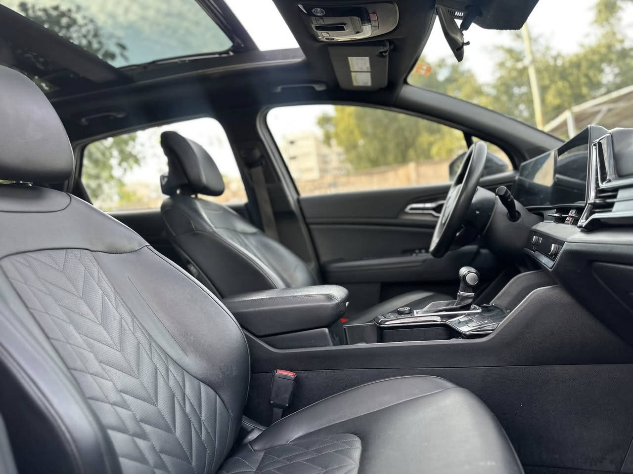 السلام عليكم

سبورتج 2023 Xline  لون مميز الشكل الجديد رقم بغداد بسمي  وارد امريكي وصور الحادث مرفقة 
المواصفات : بصمة / بانوراما / جنطة كهرباء / تسغيل عن بعد / شاشة ديجتال / جلد / كرسي كهرباء / تدفئة كشنات / فور ويل / اطفاء ذاتي / شاحن وايرليس / هندبريك دكمة / حساسات / قطعتين تبريد / مود درايف / LED امامي وخلفي / محرك 2500 / مانع انحدار /  اوتو هولد / مانع انزلاق / رادار امامي / رادار جانبي 
مكاني بغداد الصالحية 
ماشيه 34 السياره فول واحد على واحد 
للتواصل والاستفسار :***********
