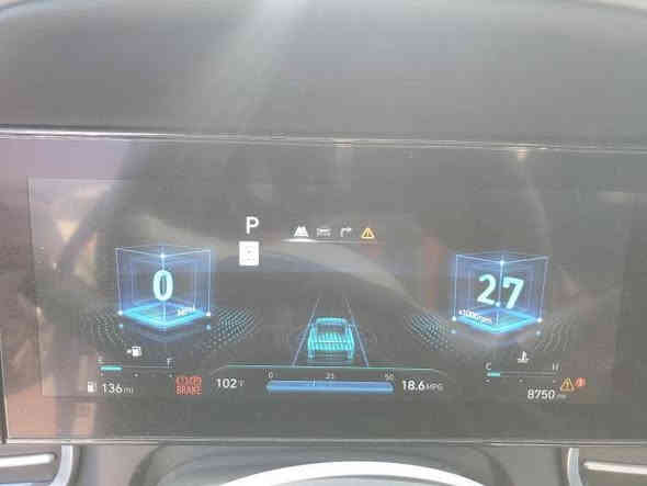 سلام عليكم 
هونداي النترا 2024
فول موصفات  بدون ايرباك 
حالين  السياره على حادثه السعر 15700$
للاستفسار ابو حسن ***********
