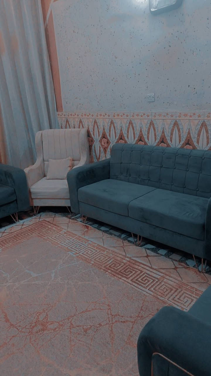 تخم 10 مقاعد
السعر 350وبي مجال بسيط 
اخو الجديد المكان بغداد الاتصال ع هذا الرقم ***********
