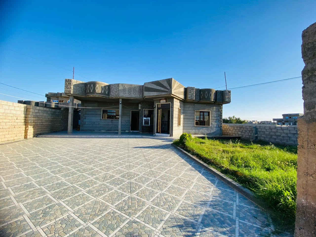 السلام عليكم
بيت للبيع
الموقع : قرب جسر ام الشبابيط يم مكبره الطروخ
يتكون البيت من غرف نوم 2
وربعه واستقبال ومطبخ صحيات داخليه
حمام
مساحه 600
السعر 75 وبيها مجال
الاستفسار
 ***********
***********
