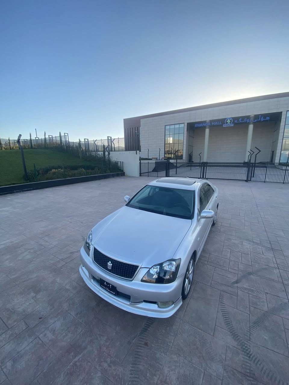 سەرەتا بەناوی خوا
شاهینەبراوە
١٨٠ بچوک بە گەورە مەرغوبی بازار
جڵد هیتەر سڵاید ئاوێنە ئیشارەت ویل دنگە قەپات مواسەفات
بەسمەرەساسی
٣دوگمە 
هەر چوار دەبڵەکەی کراوە بە رۆیاڵ 
 تایەو ویلی مەزبوت
هەموو گیانی جاهیزەو هەمو گیانت بەشەرت ئەیەمێ
تەبرید ساردو گەرمی بەسراوە 
جامی پێشو دوا هەلگیراوە 
برێک بەسراوە 
موشتەریت تەلەفون کە یان نامە بنێرە جوابی کۆمێنت نا دەمەوە
ژمارەی موبایل *********** 
ڤایبەر و وەتس ئەپی لەسەرە 
ئەدمین ❤️
