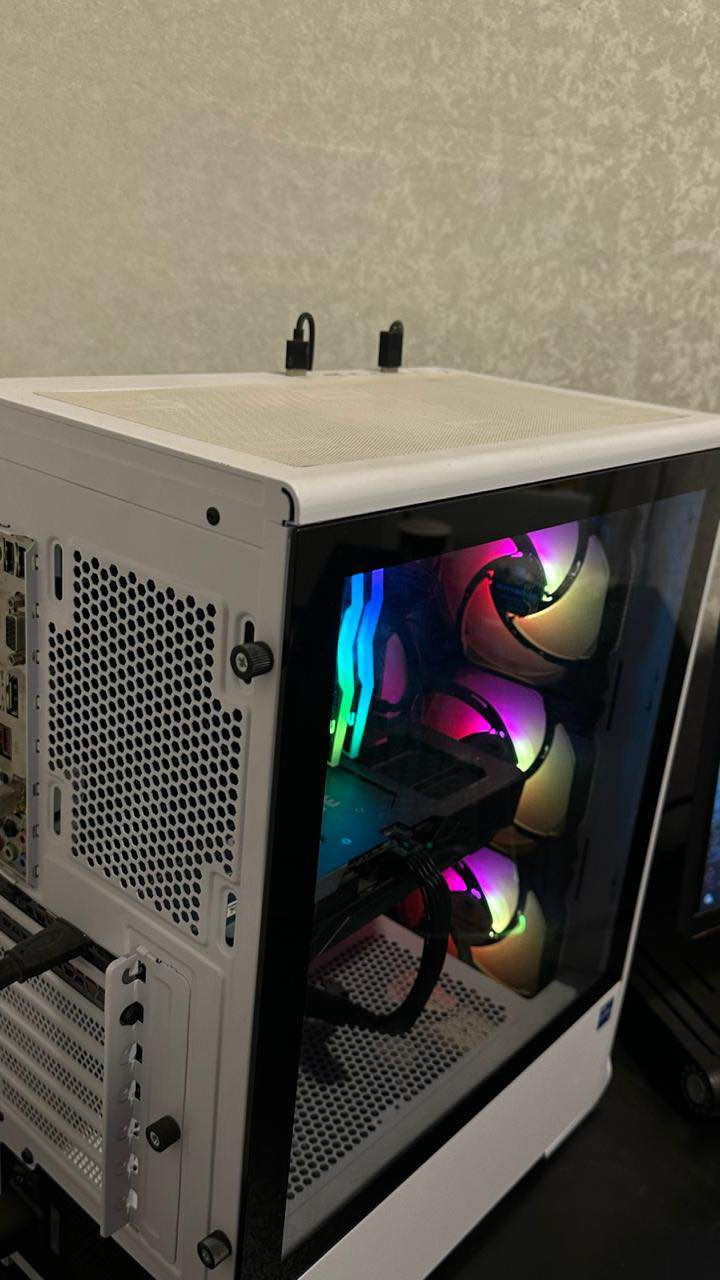 السلام عليكم..
كيس حاسبة للبيع (بدون ملحقات)، مواصفات مرتبة وتشغل كل الألعاب بدقة عالية. الكيس نظيف واستخدام قليل.
المواصفات:
• المعالج: Intel Core i5-12400F
• كرت الشاشة: GIGABYTE RTX 3060 Ti (نسخة 3 مراوح)
• المذربورد: GIGABYTE B660M
• الرام: T-FORCE RGB 16 GB DDR4
• التخزين: SSD 120GB للنظام + HDD 1TB للخزن
• الباور سبلاي: 700W FSP (80 Plus)
• الكيس: Cougar أبيض جامة جانبية ومراوح RGB.
المكان: بغداد - الاعظمية
السعر: 850 ألف دينار (وبيها مجال بسيط للشراي)
للتواصل:  *********** بغداد, العراق
