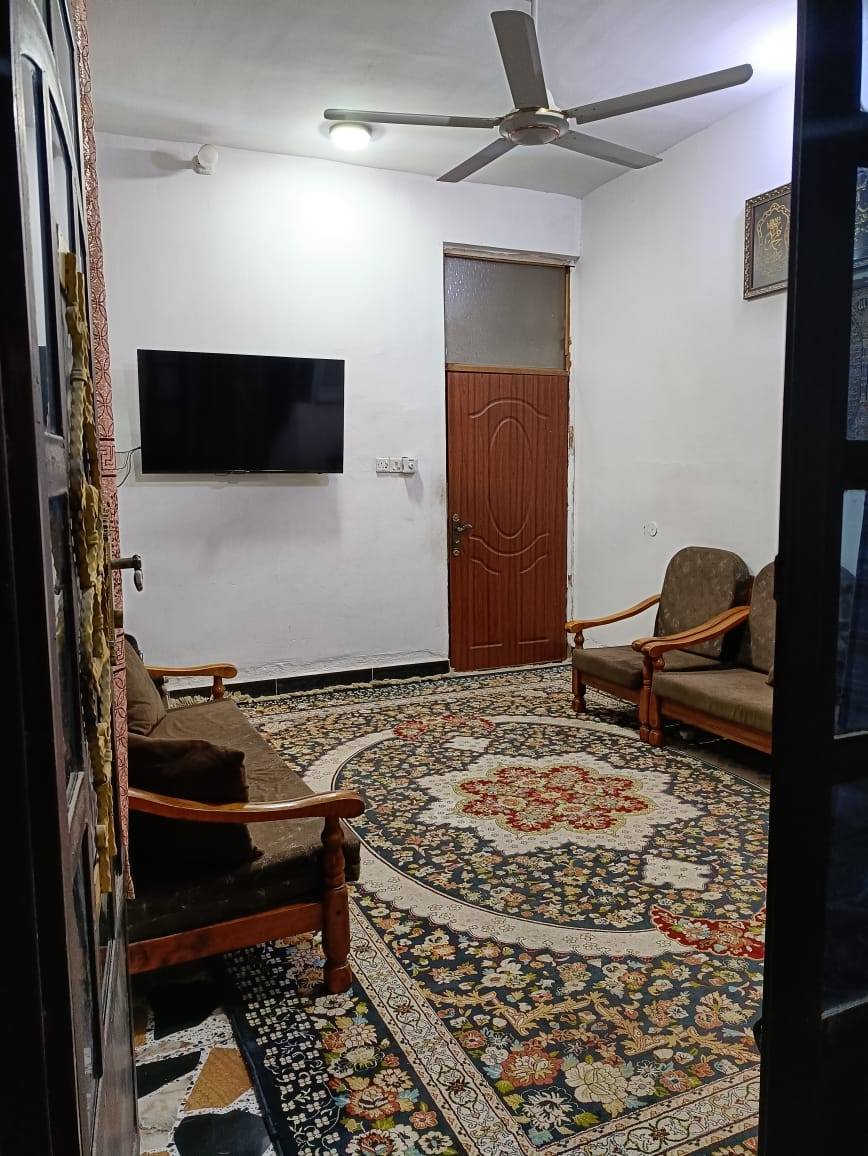 السلام عليكم بيت للبيع منطقه الزعفرانيه طابو ملك صرف مساحه ٦٢ونص الواجهة ٥ متر النزال ١٢ونص وتشجير ١٥ متر طابق واحد و طابق ثاني يحتوي على سطحين الموقع نهاية شارع مول الربيع مقابيل الجزرة للاستفسار الاتصال على الرقم ***********
