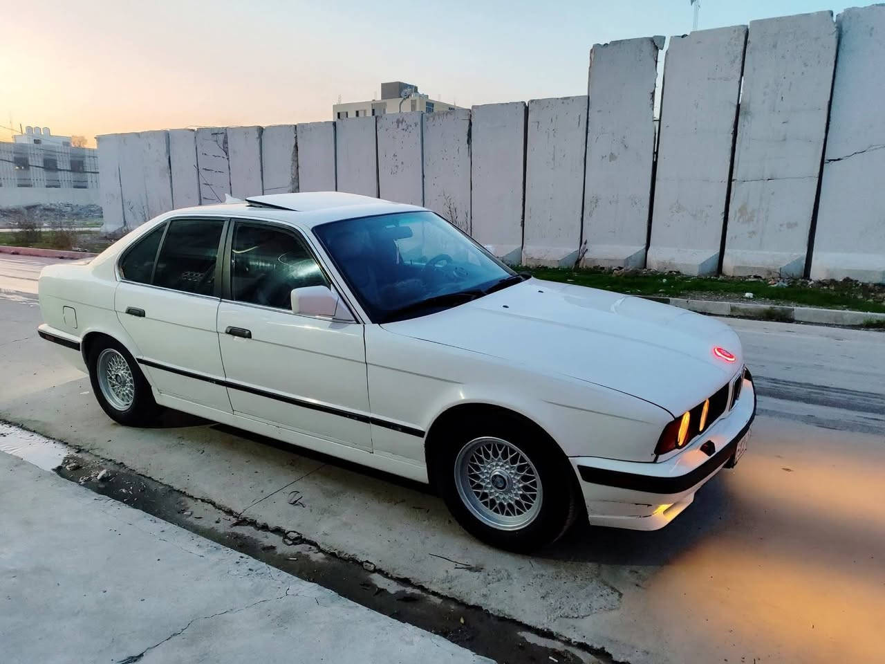 السلام عليكم الحلال للبيع 520
موديل (1991 ) سعرها 58
رقم نينوى الدولي سنوية 2030

 شرط التحويل من الشرعي تحويل ثاني يوم
كير ومحرك بشرط باليلون كير عادي طيران ارضي 

دبل ايرباك راظية بلادية داخلها جديد
تخم تايرات وتخم ويل جديد 

صدر امامي خلفي جديد 
كشنات جلد دخلها وضع شركة  

كشنات بلادي تتفأ بل كشنات
منضومه زنون كيجات كهربائيات 

كلها شرط كلوب مابيها نقص
 سياره مال جناي ومصروف عليها 

ترايك وين ميعجبك 
سنتر لك كامل حتى جنطه 

أربعه جام كهرباء 
كهربائياتها كلها شغاله

سستم سماعات ومضخم كامل ترج رج
مكان السياره موصل الجانب الأيسر

 ***********

***********
