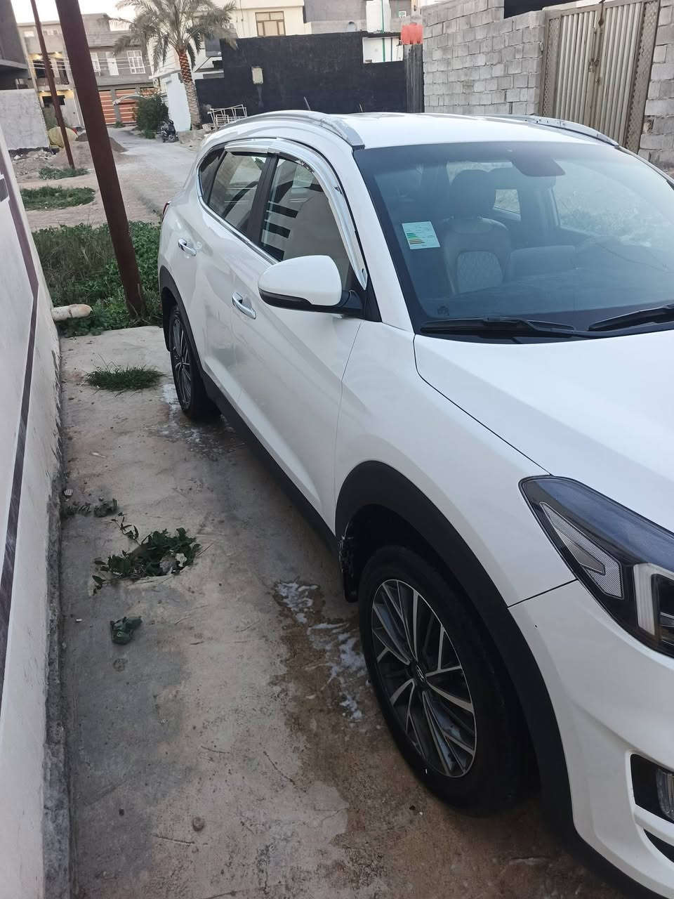 سلام عليكم توسان موديل ٢٠٢٠ خليجي شركة الكاسط فول مواصفات ماعدا الفتحة بصمة داخل عسلي خمس كاميرات كشافات لايت رقم بغداد الدولي الجديد ماشية ٩٣ الف كيلو مكينة مامفتوحة كلهة على وضع الشركةبيهة طخة بالجاملغ الخلفي ويطلع عندك تبديل الباب الورة السايق والصنوك معيرات يطلع تبديل ابلادي والبرواة مال القمارة صبغ مباوك فوك الطوك اشوية السعر ١٦٥ و بيهة مجال حك الجية المكان تقاطع القدس هاتف ***********
