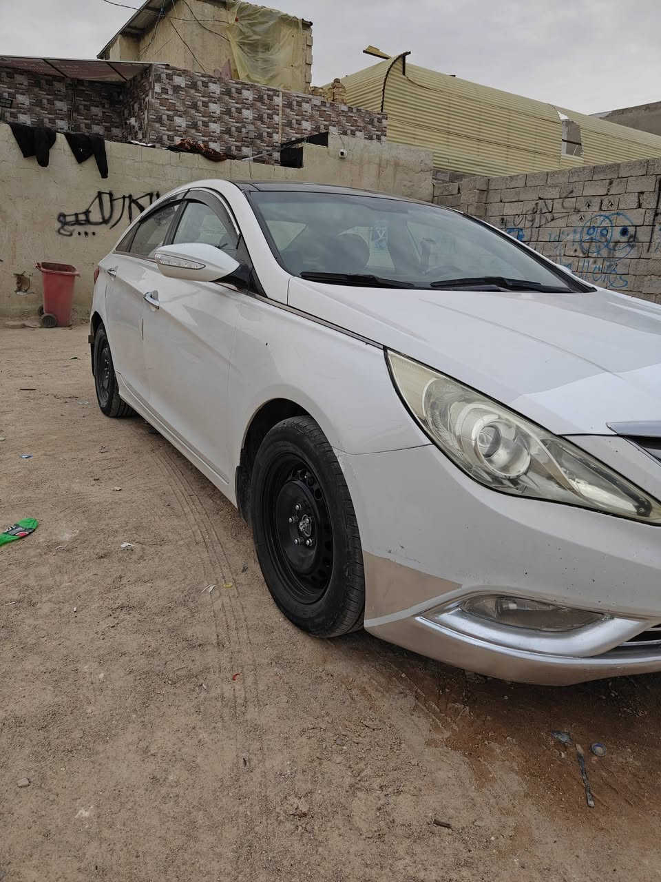 سلام عليكم للبيع ومراوس .بجينيسس فقط ...
سوناتا مديل 2011 خليجي رقم بغداد بسمي .

جاهزه من كلشي 

بيه قطتنين باب الخلفي ونص الجاملغ الخلفي 

تخم تاير جديد 

مكاني نجف ***********
