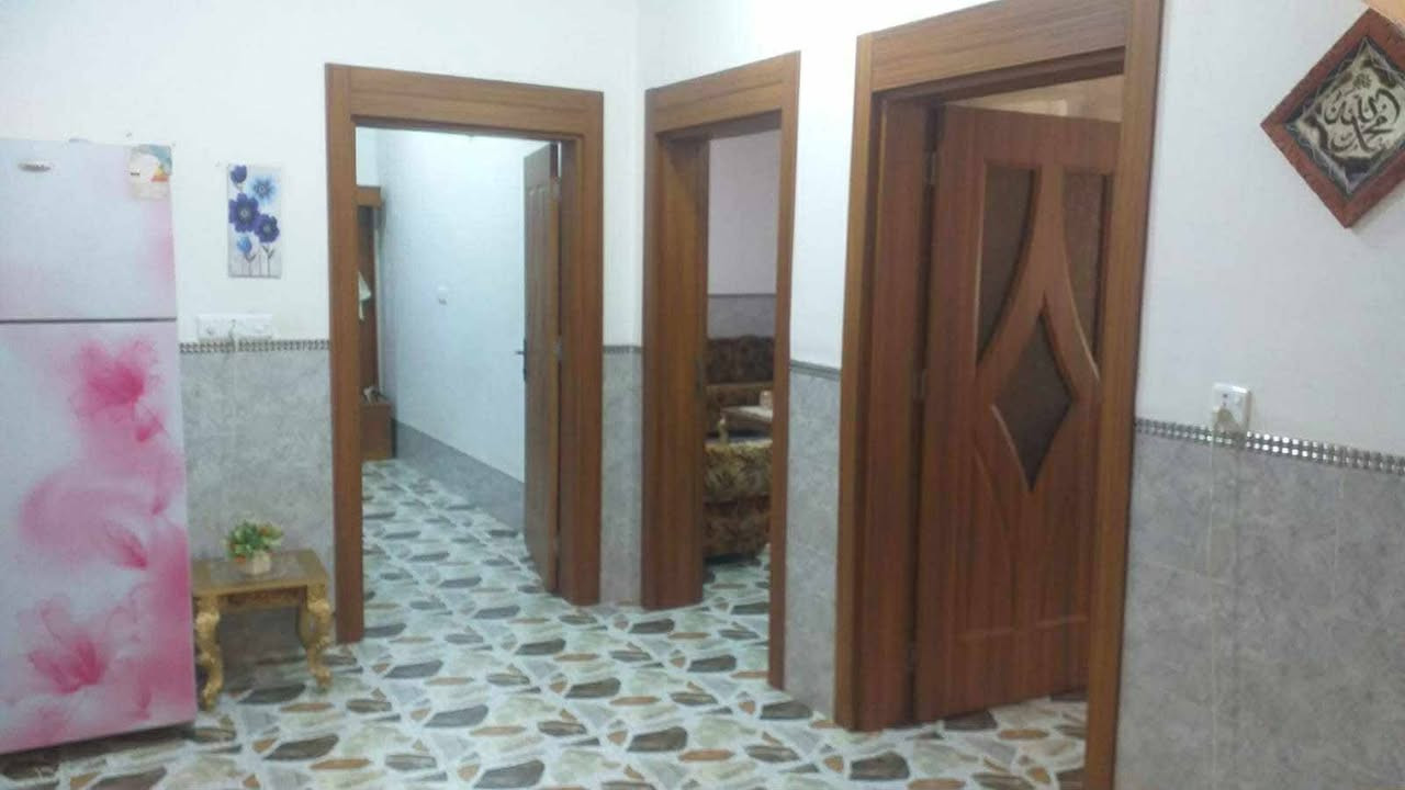 للأيجار بيت ١٠٠ متر ركن في التوحيد يحتوي على ٣ غرف نوم وموزع واستقبال ومطبخ وصحيات ٣ السعر ٣٠٠ ألف للإستفسار***********
