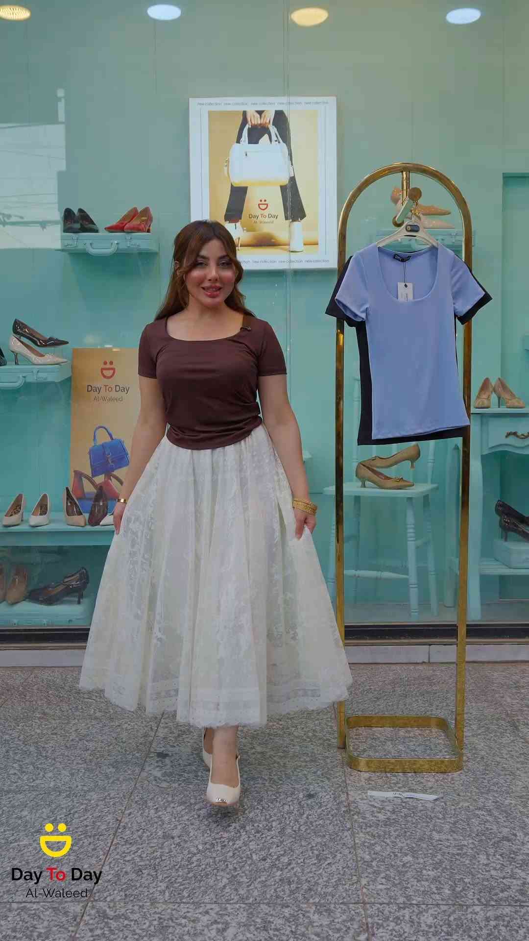 تنورة وتيشيرت… بساطة فيها كل الأناقة 
للتواصل على الخاص  أو الاتصال على هذا الرقم :- ***********  توصيل داخل بغداد5000  والمحافظات 6000⁩⁩⁩
