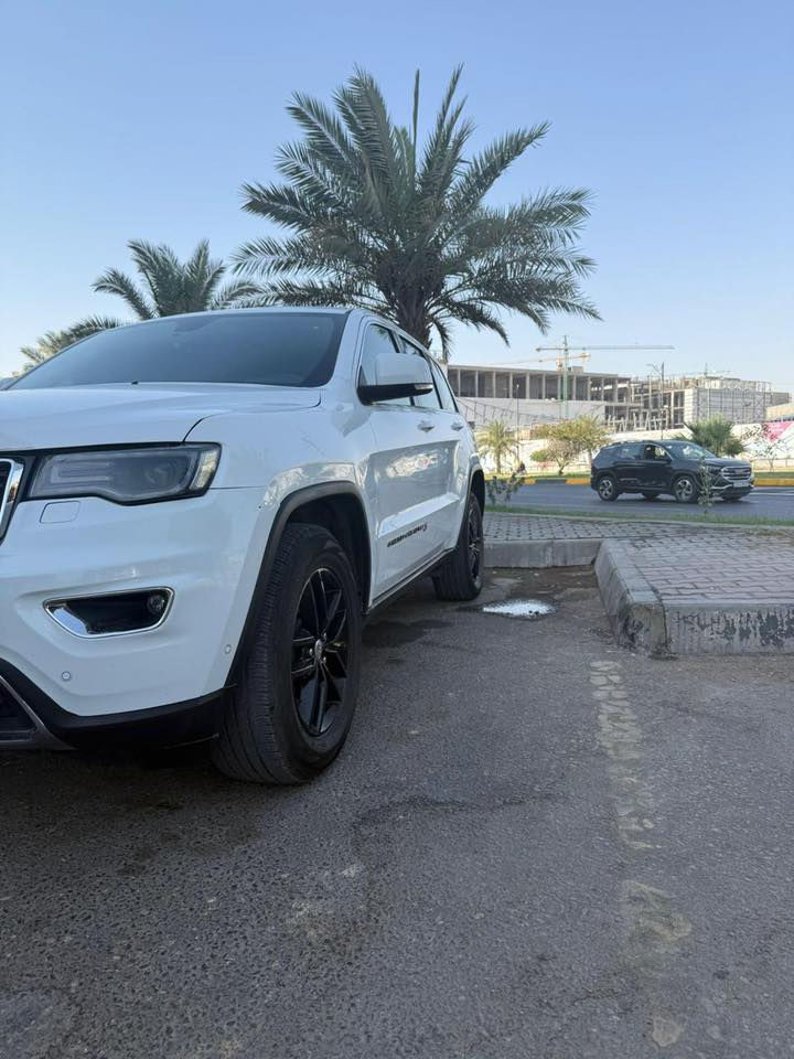 سيارة جيب لاريدو خليجي
موديل 2018
بصمه دفع رباعي
دخول ذكي
مقاعد جلد
كراسي كهربائية 
فتحه تشغيل عن بعد 
كفالة عامه 
بيها كم رصعه 
ماشية 63الف
رقم اربيل 
كير مكينه كفاله 
تبريد بشرط 
السيارة حدادية ودسكات شركة هارلم 
سعر السيارة 268
لاريدو بلص تجي بجم يختلف
نظام فور ويل سبورت وايكو 
وضعيات قيادة مختلفة 
شاشة بك دواره
حساسات 360 
نظام إيقاف التلقائي عند الرجوع للخلف
للاتصال ***********
