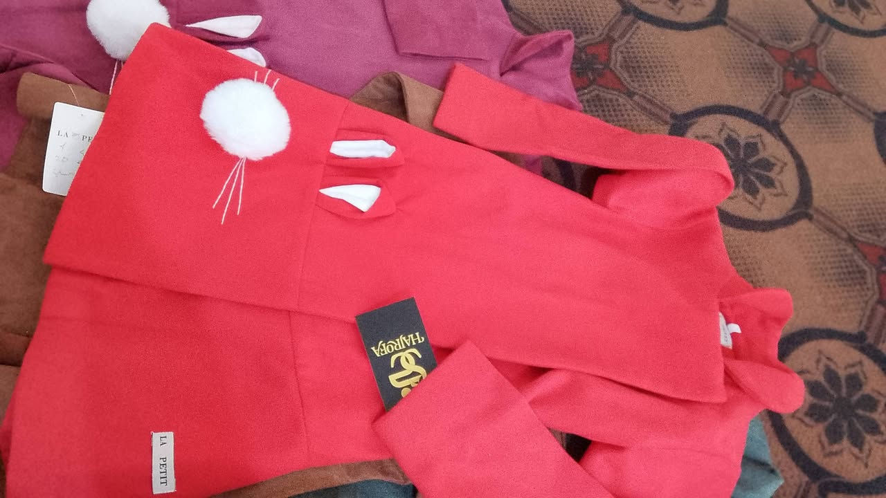 سلام عليكم  ملابس بناتيه كوتات فساتين  ملابس رمضان  من عمر سنه لين عمر 12سنه جديد مو باله شغل الكويت تواصل وات ساب ***********
