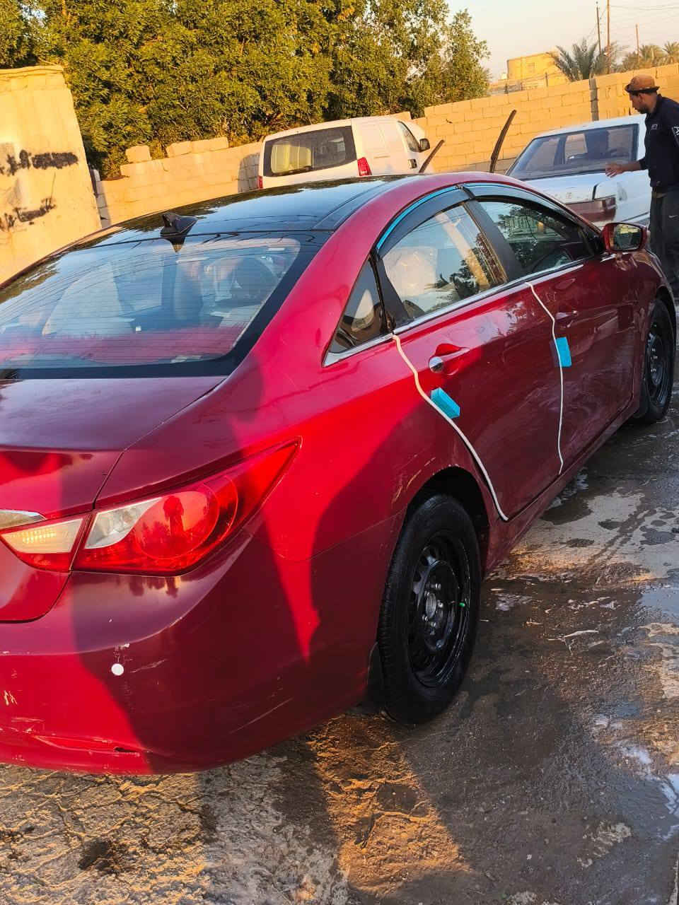 سلام عليكم ورحمة الله وبركاتة
سونتا البيع موديل 2013سيارة بيها كصه تبريد شغال مكينه توش حداديه كامله سعرها 40متواجد بس ع رقم ***********
