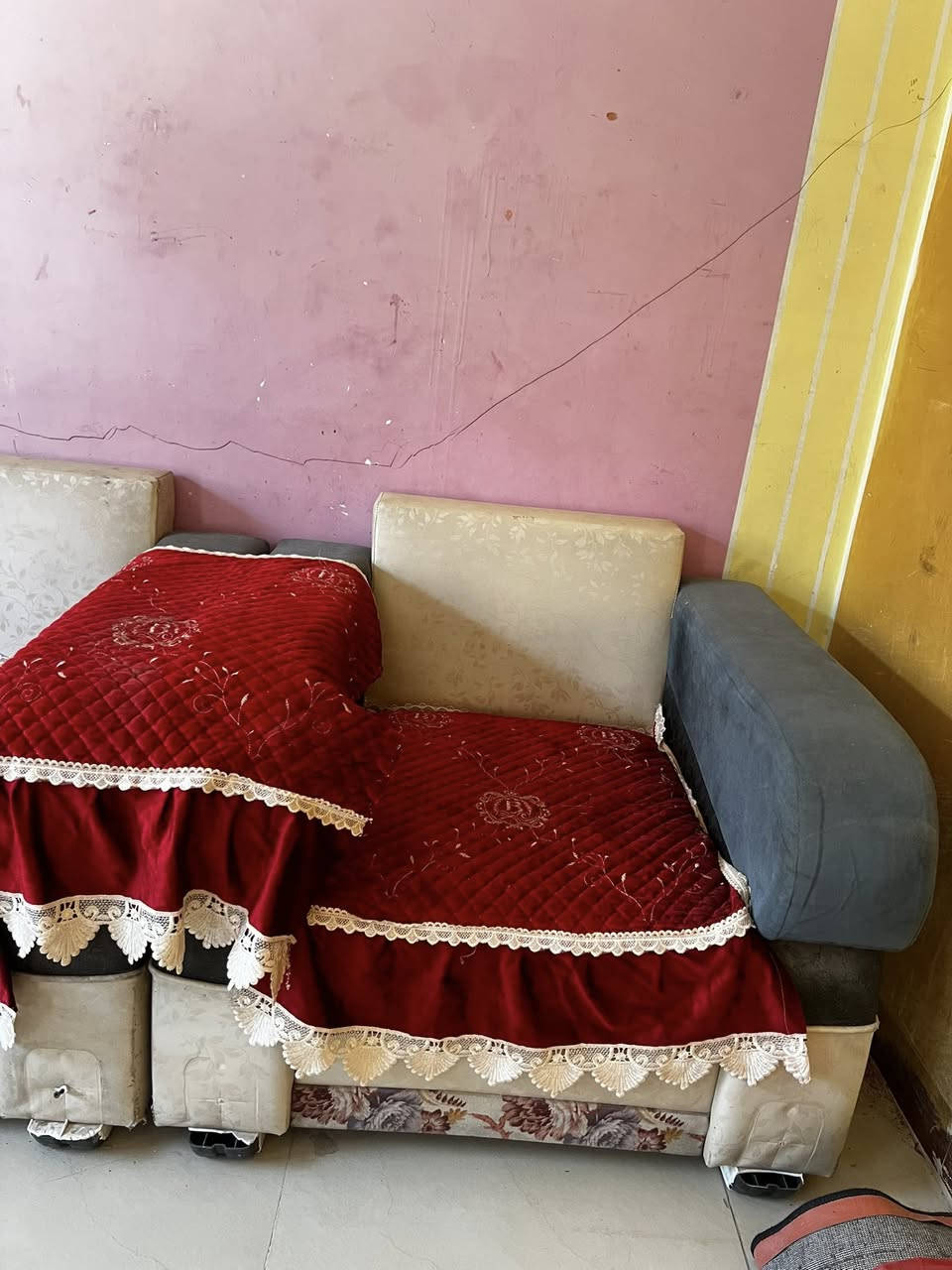 السلام عليكم عندي هذا تخم قنفه ام الاثنين وكرسي مفرد فقط يحتاجلهن غسل دوشمه ممتازه تكمه العنوان الشعب


**إذا كنت صاحب هذا الإعلان وتريد حذفه لأي سبب، رجاءا أرسل رسالة إلى الدعم الفني**