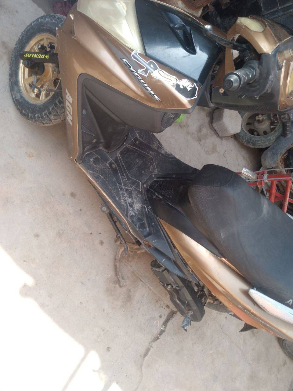 سلام عليكم دراجه نوع سكنس للبيع السعر 300وبيها مجال شي قليل   محتاج واريد ابيعها  الدراجه مفتوحه  البصره ابو الخصيب


**إذا كنت صاحب هذا الإعلان وتريد حذفه لأي سبب، رجاءا أرسل رسالة إلى الدعم الفني**