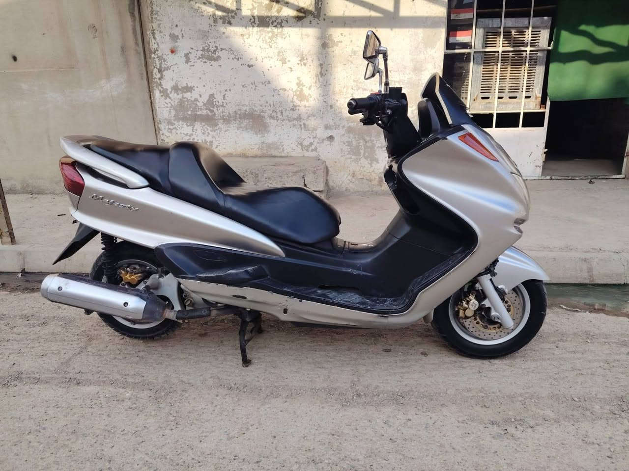 دراجة ماجستا صفر سته 0.6 كابريته نكرة سلف وايرمنيه كلها شغالة مايعوزو كلشي سرعه 160 كيجات كلها شغاله حماوه وبأنزين دراجه جاهزه من كلشي سعر 600 وبينها مجال مكاني موصل أيمن ***********
