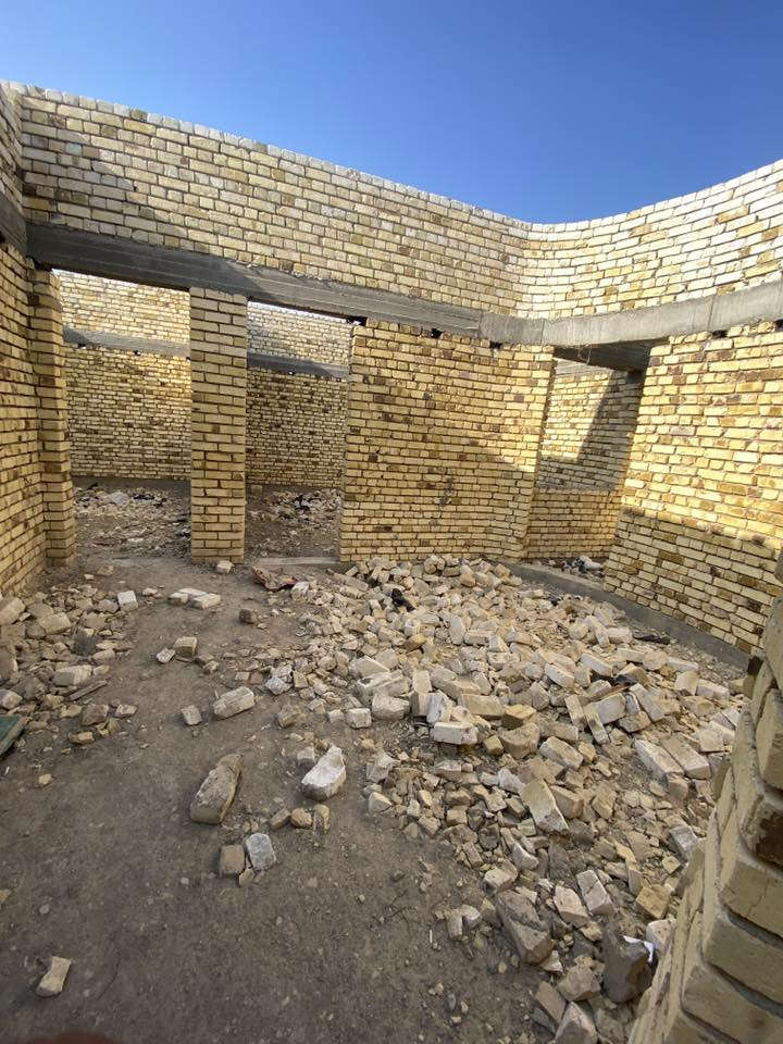 هيكل زراعي خنيطله خلف بيوت سيد مصطفى مباشرتاً يبعد عن الشارع التبليط 50متر المساحه 230م يتكون البناء من غرفتين + صاله +مطبخ+دوانيه+كلدور+صاله +منور+مجمع صحيات داخلي وخارجي+مطبخ حار  السعر 68بي مجال للأستفسار ***********
واتساب ***********
او مراجعه مكتب عقارات البركه خنيطله شارع الكراج العماره الأوله مقابيل الكراج
