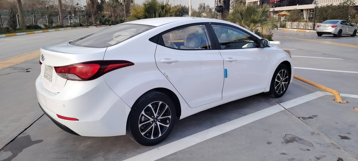 السلام عليكم النترا 2016 خليجي محرك 1800دوش رقم بغداد
تبديل جاملغ أمامي الأيمن بدون دواخل وبدون صبغ تبديل بلادي نفس اللون محرك كير مكفول بلادي 
تخم تاير جديد صدر امام خلفي  جديد تبريد تدفه كلها تمام 
السعر ١١٧ ورقه بيها مجال
***********
