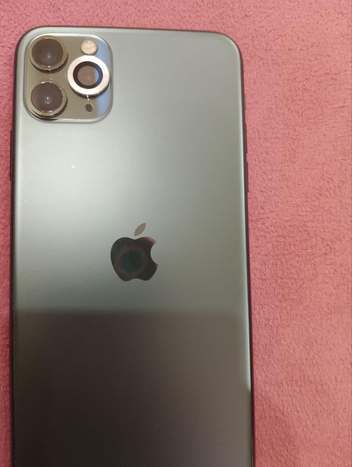 السلام عليكم اخوان 11PRO MAX جهاز نضيف والله ذاكره 256بطاريه 82 شريحه وحده  الجهاز خالي من اي شخط ممبدل بي شي   بس للامانه الفلتر مال السماعه واكع والله تجي تكلب تقتنع يلا تاخذ خواته دينعرضن ب 500ومو بهيج بطاريه والله واصلات 75  ملاحضه الفلتر ابد ممأثر علا صوته نهائيا 375000 بي مجال  واتس ***********
