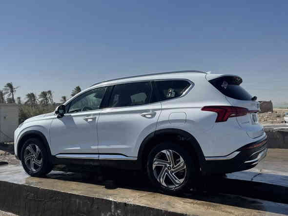 هيونداي سنتافي 2023 وارد امريكي
فول الفول أعلى فئة  

ماشية 37 ميل 

بدون رقم فحص مؤقت

بنوراما 

كامرات محيطية

 رادارات امامية خلفية جانبيه 

مكينة 2،500. 

٥ راكب 

حادث دعامية فقط  والباقي كفاله عامه 

المواصفات:-( vip )

١- مفتاح ذكي بصمة + التشغيل عن بعد .

٢- نظام اوتو بارك / تقديم و ترجيع السيارة بالمفتاح الذكي والتوقف الذاتي بدون سائق

٣- كير بنظام الازار المنفصلة الاصدار الجديد ( بيانو)

٣- كير ماوس ثانوي لأوضاع القيادة :

 وضعيات للقيادة 

 Drive mode : ‏eco - Smart - Sport  Snow 

٤- نظام HTRAC الحديث دفع رباعي

٥- بنوراما فتحة سقف.

٦- هاند بريك بصمة 

‏٧ - Auto Hold  أوتو هولد

٨- خاصية ISOFIX   ايزو فكس قفل الاطفال

٩- نظام مانع الانزلاق

١٠ - نظام نزول المنحدرات.

١١ - نظام اطفاء المحرك (A) ذاتيا في الازدحامات لتوفير الوقود

١٢- شاشة تدعم Apple Car play و Android وبلوتوث مدمج والأوامر الصوتية

١٣- الداشبورد الكتروني بانماط متغيرة حسب وضعية القيادة

١٤- الشاشة الوسطية حجم كبير ١٢ انج مع دعم الملاحة بالخرائط GPS وبوصلة للاتجاهات

١٥- شاحن هاتف wireless

١٦-  مخارج شحن USB وتشغيل الميديا

١٧- منافذ للطاقة كهرباء 12فولت ومنفذ 110 فولت

١٨-  المرايا الجانبية قابلة للطي + نقطة عمياء + هيتر + اشارات

١٩- مرايا جانبية بخاصية الترحيب والفتح عند الاقتراب والاضاءة في الضلام

٢٠-  الصندوق كهربائي ذكي

٢١- حساسات ضغط الاطارات 

٢٢- حساسات أمامية / جانبية /خلفية

٢٣-  كامرة اضافية لتقنية منع الخروج عن المسار

٢٤- ميزة التوقف الذاتي للمركبة منعا للاصطدام عند القيادة او الرجوع

٢٥-  المركبة تعيد نفسها للمسار الصحيح عند عدم الانتباه

٢٦- لايت زينون رباعي العدسات بتقنية High Beam الانارة الذكية + LED  نهاري 

٢٧- بك لايت LED مميز مدعوم بتقنية ضد الضباب لاوضح رؤية للمركبة

٢٨- خاصية دعم الكاميرات عند تشغيل الإشارة الجانبية لرؤية الزوايا العمياء

٢٩- كاميرا دوارة 3D تفاعلية متعددة الاوضاع

٣٠- اضاءة داخلية LED تقنية Ambient Light متعددة الالوان 

٣١- مرآة داخلية بخاصية التعتيم الذاتي 

٣٢- سستم صوت سماعات محيطية مع دمام وتويترز 

٣٣-  نظام القيادة الذاتي الذكي في الشوارع المخططة 

٣٤- مثبت السرعة Cruise وميزة التباعد عن المركبات

٣٥- خاصية المايك للسائق للتحدث مع الركاب في الخلف

٣٦- حساس حراري بسقف السيارة بتحذير صوتي في حال نسيان الاطفال في المركبة

٣٧- قفل الابواب والنوافذ / خاصية عدم العبث للاطفال

٣٨- القفل المركزي للابواب وعدم الفتح عند مرور مركبة بشكل قريب من السيارة 

٣٩- مقعد السائق خاصية الخزن وميزة الخروج المريح عند الاطفاء

٤٠-  المقاعد الامامية كهرباء + تبريد + تدفئة

٤١- المقاعد الخلفية تدفئة

٤٢- الداخل جلد بلون بيجي مميز تطعيم الدواخل

٤٣- ستائر جانبية 

٤٤- ستيرنغ من الجلد حياكة مع تحكمات 

٤٥- شفتات رياضية بالمقود

٤٦-  التبريد والتدفئة تحكم شاشة وتحكم يدوي ايضا

٤٧-  التبريد امامي خلفي مناخ منفصل

٤٨-بردات أبواب خلفية  

٤٩- جدا اقتصاديه بالبنزين

٥٠- حساس لمس ابواب لفتح وغلق باب السائق والراكب

٥١- ماسحات امامية حساس / تشغيل تلقائي وسرعة حسب غزارة المطر

٥٢- ماسحة خلفية حساس /  تشغيل تلقائي عند المطر

٥٣- اريل نفكيتر مدمج بتقنية التقاط بث الراديو HD

  للاستفسار  اتصال ع رقم او واتساب 

‭ 0770 561 2895
