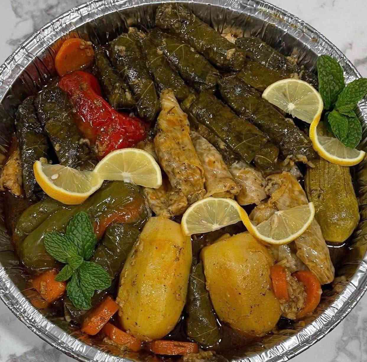 مرحبا 
متوفر دولمه طعم ونضافه وترتيب واكيد توصلكم حاره 
حافضه ب 5
كدر صغير ب 10 يكفي 3 نفرات
كدر الوسط ب 15 يكفي 6 نفرات
كدر كبير عائلي ب 25 يكفي 10 نفرات
توصيل داخل الناصريه فقط 
متوفره بكل وقت 
للحجز مراسلة خاص 
اول الاتصال ع رقم *********** ناصرية, ذي قار
