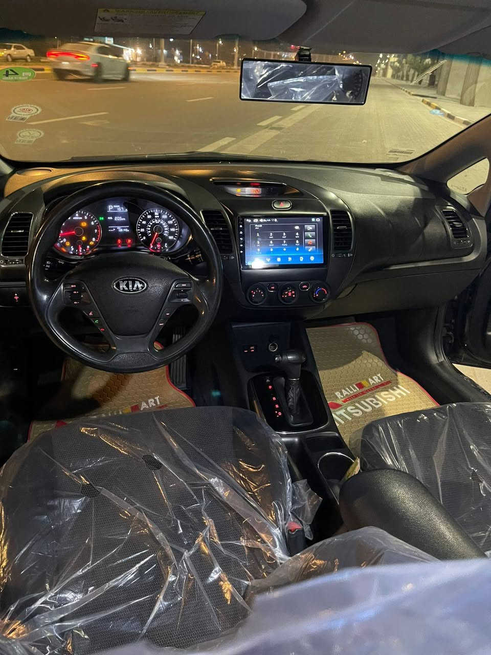 السلام عليكم كيا سيراتو كارتون السياره جديده دخول جديد ادوات تبريد حداديه تخم تاير مكينه كير ويلات كله جديد رقم وسنويه شمالي حساسات خلفيه كامره شاشه نقص ما بيها موديل 2017 بانزين دوووش 2000 العنوان البصره استفسار *********** امراوس ماكو مشكلة
