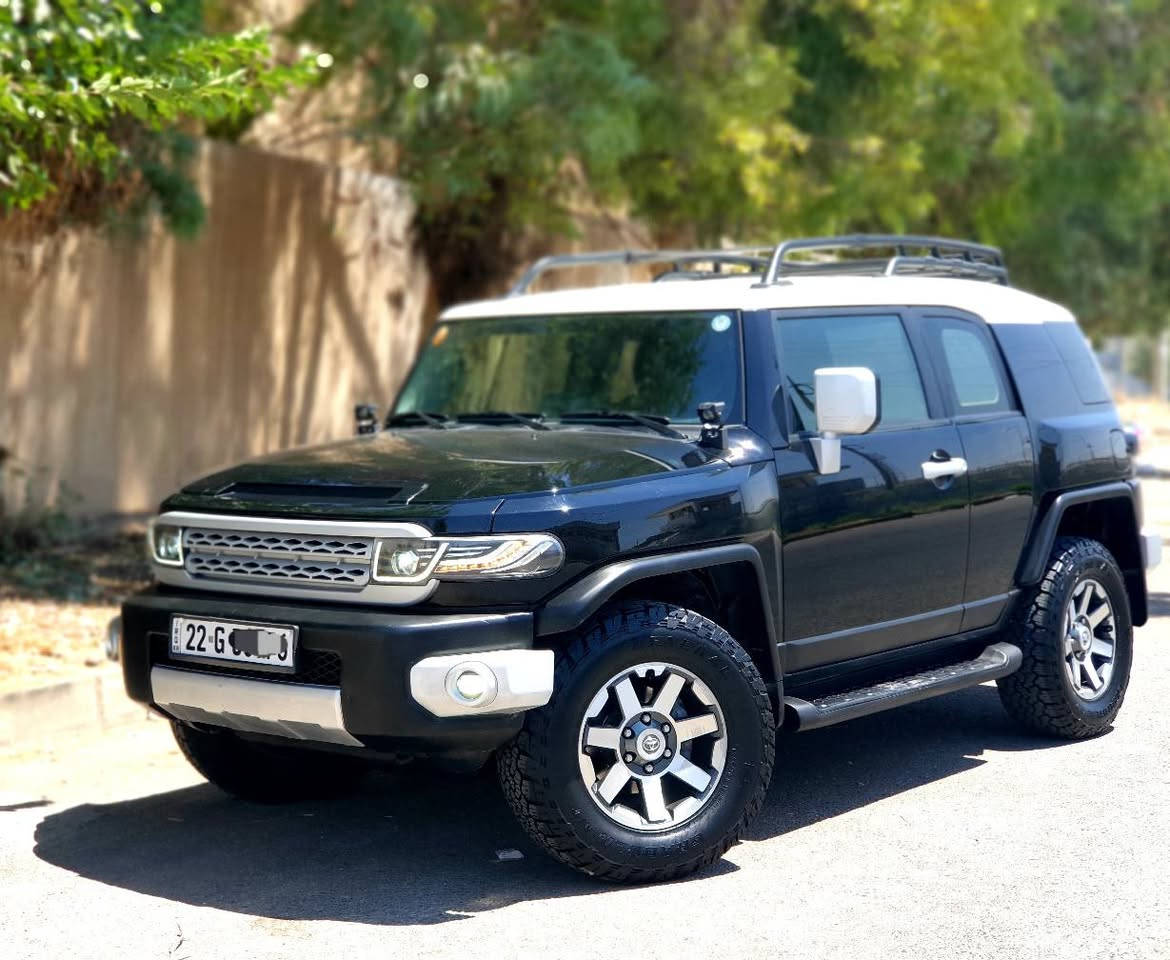 TOYOTA FJ 
مودیل 2014
مواصفات TXL 
المسافة المقطوعة 260 KM
محرک 6 سلندر
دیفلوک + A ـ TRAK
بدون صبغ ـ فقط شبر تعدیل بالجاملغ الخلفي
بێ لێدران و سبوغ تەنها یەک بست تعدیلی هەیە لە چاملغی پشتەوە
مواصفات خلیجي
کامیرا و شاشە ایباد
السعر 235 ورقە و مجال قلیل
کیر + محرک + تبرید + تحویل بشرط
رقم + سنویە + هزە کلها جدید
*********** موجود واتساپ ـ ڤایبر أربيل, العراق
