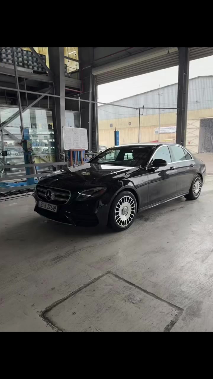 بسم الله وعلى بركة الله
مارسيدس بنز E300 

 موديل 2017 

رقم سليمانية بأسمي شخصياً تحويل مباشر 

هزة وسنويه جديدة 

حادث فقط جاملغ الخلفي ربع بي تعديل وصبغ بدون ايرباك بدون لغود بدون شواصي ولا بارد ولا اي شي فقط جاملغ الخلفي اليمنة 

سيارة فول موصفات 

3انضمةً قيادة c s +s comfrot

هندبريك بصمة تلقائي 
اناره ترحيب

سلايت روف 

كشنات جلد رياضي amg

تحكم ستيرين جهاين 

تدفئة بل ستيرن 

الستيرن تحكم صعود ونزول كهرباء 

شاشة دجتل عداد كيلو متر وبي 3 موديلات تحكم الكتروني 

بوابات تبريد لد amg

كشنات مساج 

كشنات كهرباء الجهتين 

تدفئة تبريد بل كوشنات 

اشاير بل مري  الجانبيه 

حساسات على كل سياره 

رادارت امامي خلفي 

كامره متحركه 

شاشة قطعة وحده غير مفصولة 

علامة مارسيدس بل ابواب عند الفتح 

صندوك كهرباء 

مازدات لايت دايمنت متحرك مع ترحيب بيانو عند التشغيل 

لد نهاري 64 لون متغير من التلفون 

دشبول كذالك لد متغير 

صندوك كهرباء 

لد بارك 

مكينة 4سلندر 2000 توربو 

سيارة 5 بصمات ابواب وتشغيل 

ويل كب حجم 18 مايباخ 

صدر جديد مسوي 

تخم تاير جديد 

عنوان السياره الانبار قضاء هيت للاستفسار الاتصال ع رقم ***********

