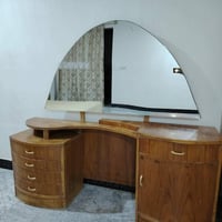 ميز مراية • سرير • الجمعية قرب الحسين