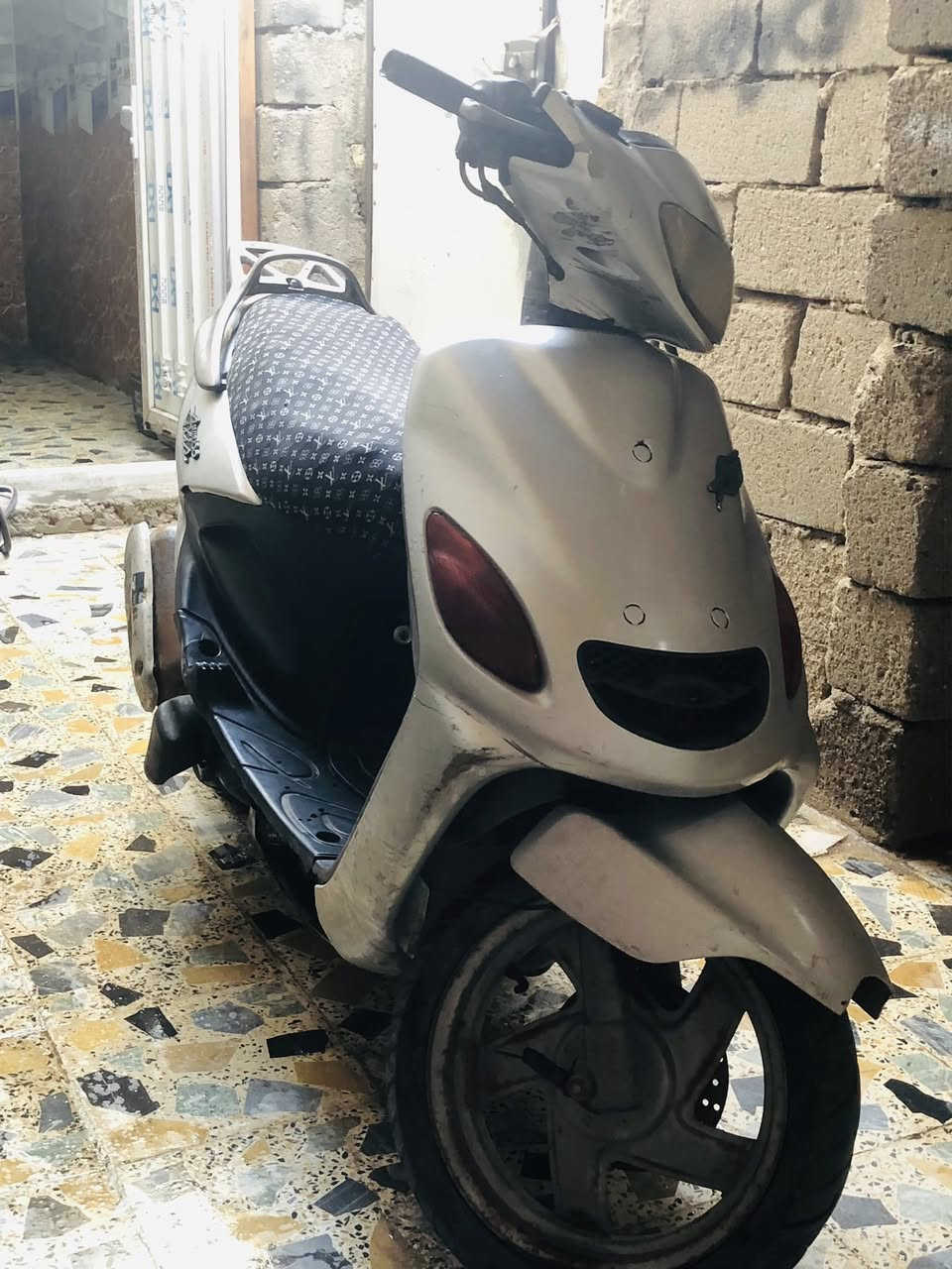 دراجة اكزز للبيع مكينة مفتوحة نقصه باتري السعر 225 وبيه مجال المكان البصرة الجمهورية الرقم ***********
