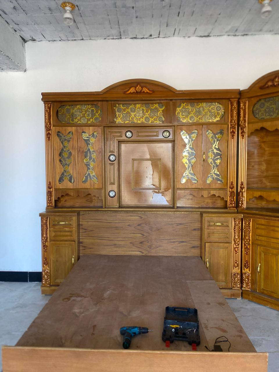 السلام عليكم يوجد غرفه نوم عراقي نظافه فول السعر عل خاص العنوان الكرابله شارع الحولي مقابل بلوك لصيته
الرقم ***********
