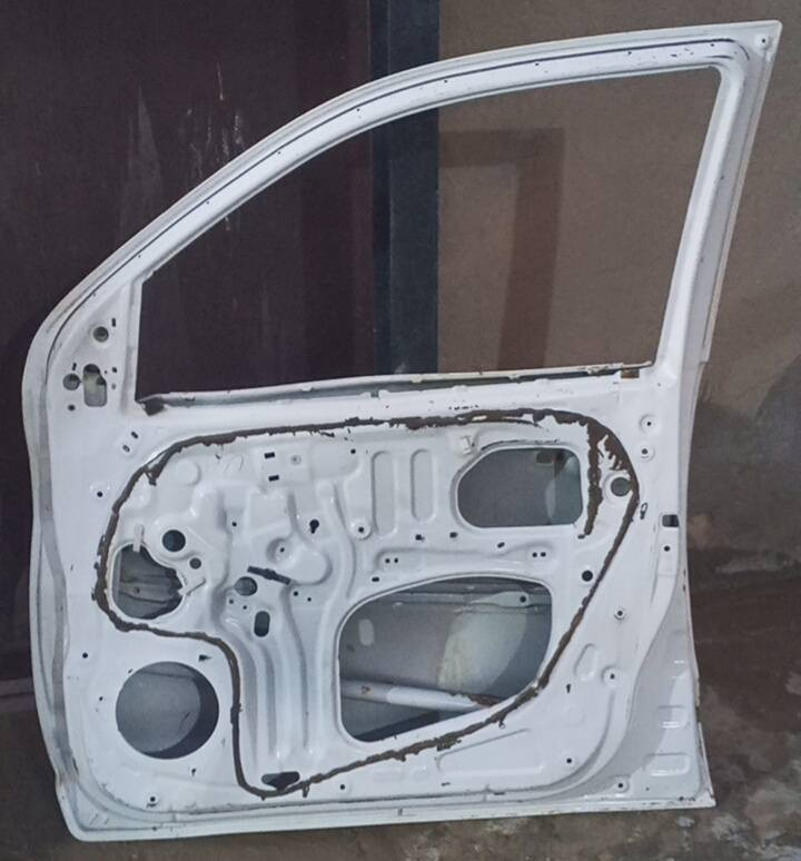 باب ايمن امامي  تويوتا هايلوكس ٢٠٠٨ بلادي للبيع 
ضربة خفيفة يرجع عالبارد  للاستفسار الاتصال على الرقم ***********
