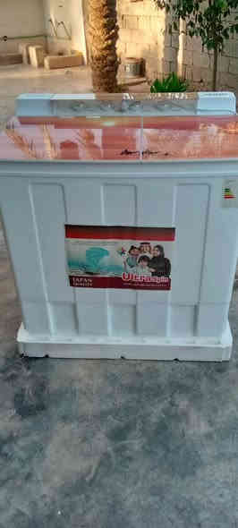 اسلام عليكم غساله حجم كبير 38 كيلو تغسل بطانيه أم نفرين بل كارتون  العنوان بعقوبه  صناعة الثالثه الاتصال ***********   (وعندي خدمة توصيل الباب البيت)
