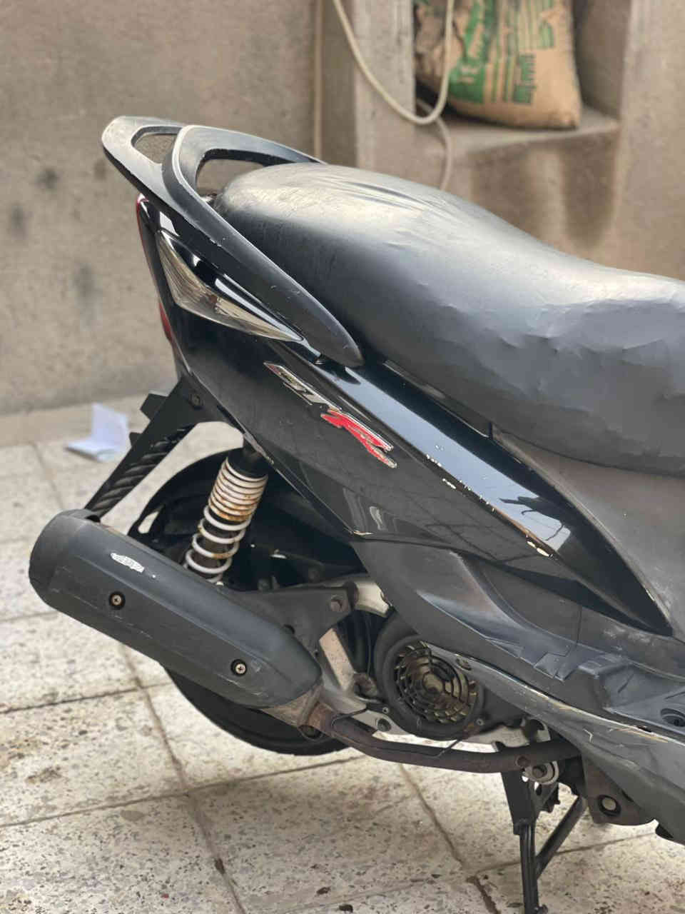 السلام عليكم البيع ثعلب جي تي ار نوزل الدراجه رمبه صالها شهر ونص من نازله جديده بمعنى الكلمه بدون اي نقص ماشيه 37 مكانها بغداد الكرخ قرب مرور التاجيات السعر 825 وبيها مجال حك الجيه***********
