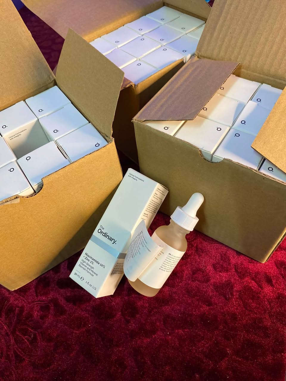 كارتون عنايه ومكياج وعطور 220 قطعه اصللي شرط الفحص القطع اكثرها خشن اي استفسار ع الواتساب 
***********@إشارة
