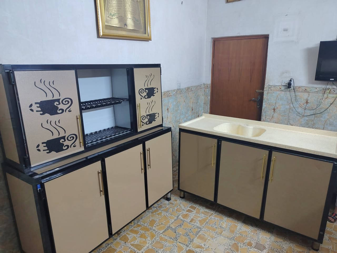 كاونترات مستخدم نضيف كلمن وسعرة تفصال الامنيوم مو سوكي مكان الشعب اكو توصيل بغداد فقط ***********بي واتساب
